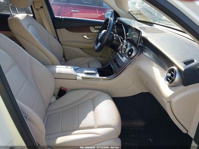 2022 MERCEDES-BENZ GLC 300 4MATIC SUV 5