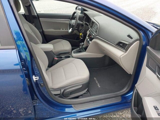 2020 HYUNDAI ELANTRA SE 5