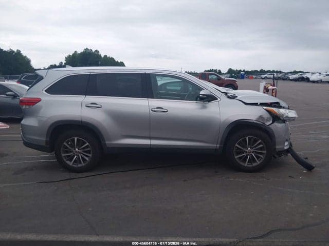 2019 TOYOTA HIGHLANDER XLE 14