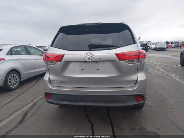 2019 TOYOTA HIGHLANDER XLE 17