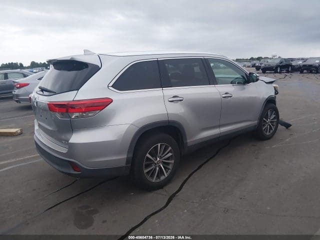 2019 TOYOTA HIGHLANDER XLE 4