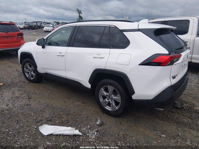 2025 TOYOTA RAV4 XLE 3