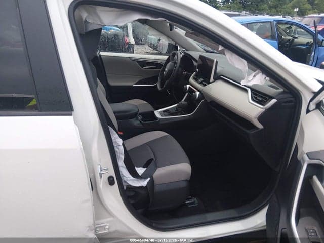 2025 TOYOTA RAV4 XLE 5