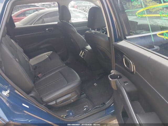 2025 KIA SORENTO S 8