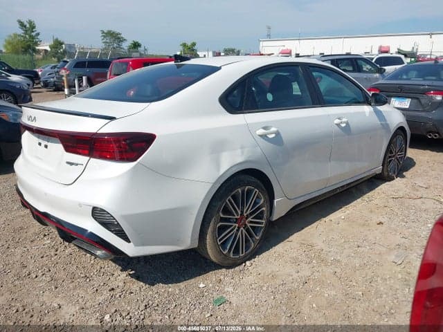 2022 KIA FORTE GT 4
