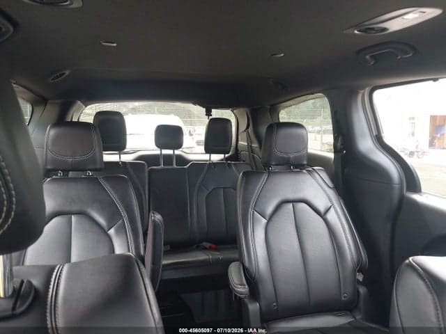 2026 CHRYSLER VOYAGER LX 8