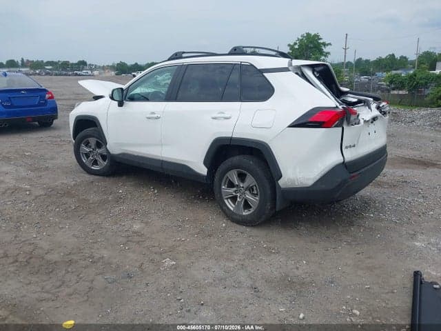 2025 TOYOTA RAV4 XLE 3