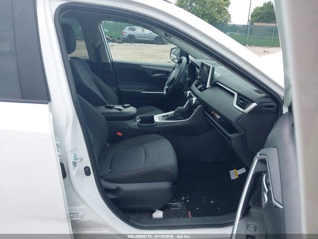 2025 TOYOTA RAV4 XLE 5