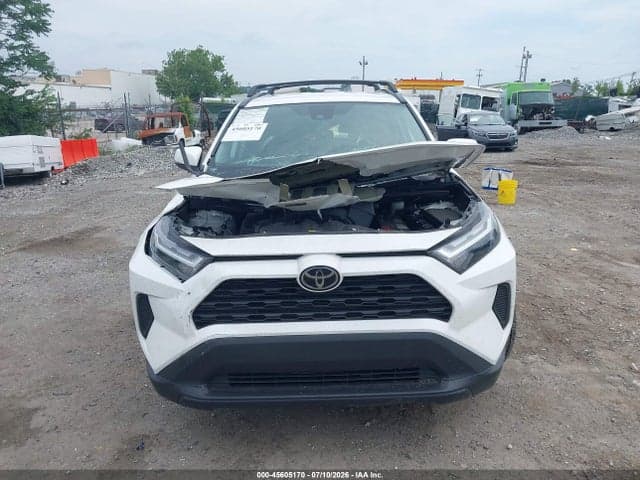 2025 TOYOTA RAV4 XLE 6