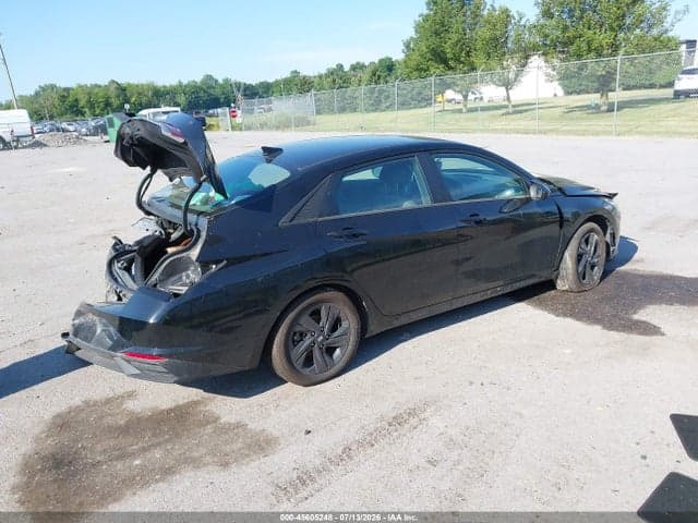 2023 HYUNDAI ELANTRA SEL 4