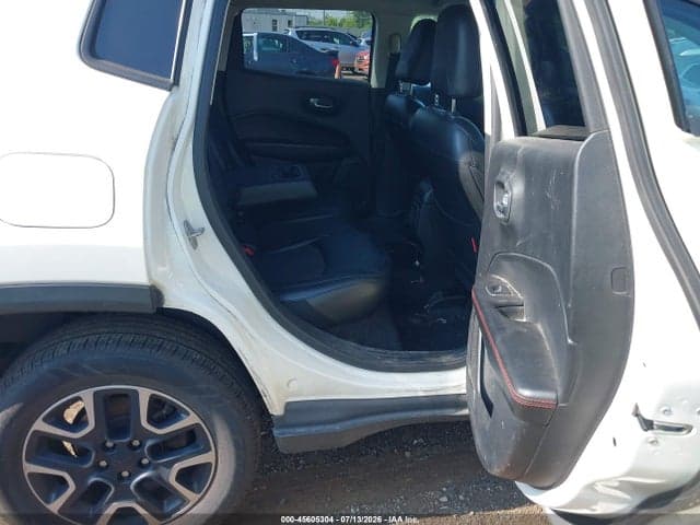 2019 JEEP COMPASS TRAILHAWK 4X4 7