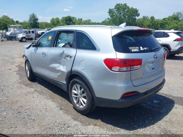 2017 KIA SORENTO 2.4L LX 3