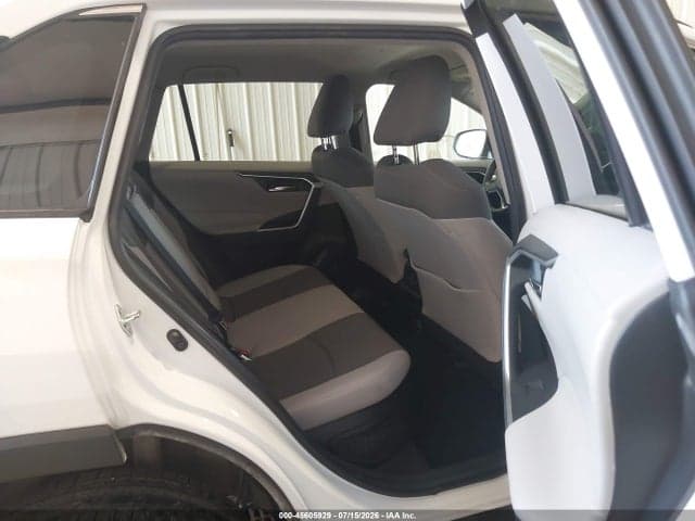 2020 TOYOTA RAV4 HYBRID XLE 8