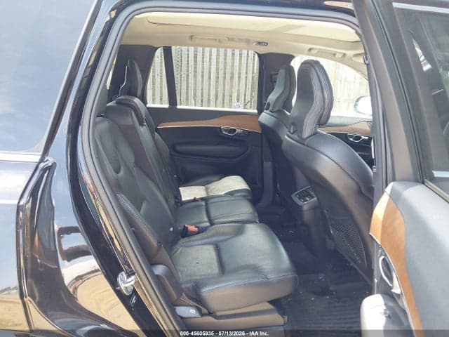 2022 VOLVO XC90 T6 MOMENTUM 7 PASSENGER 8