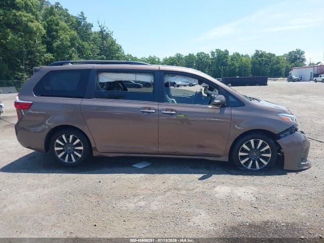 2018 TOYOTA SIENNA LIMITED PREMIUM 7 PASSENGER 13