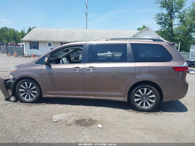 2018 TOYOTA SIENNA LIMITED PREMIUM 7 PASSENGER 14