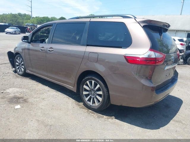 2018 TOYOTA SIENNA LIMITED PREMIUM 7 PASSENGER 3