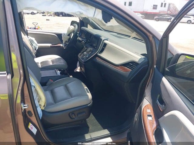 2018 TOYOTA SIENNA LIMITED PREMIUM 7 PASSENGER 5