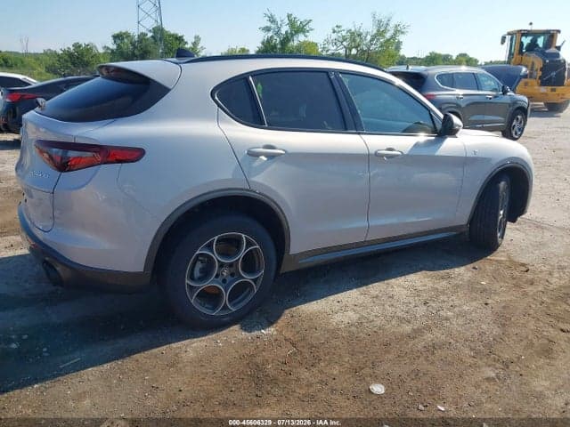 2022 ALFA ROMEO STELVIO TI AWD 4