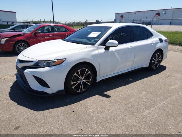 2018 TOYOTA CAMRY SE 2