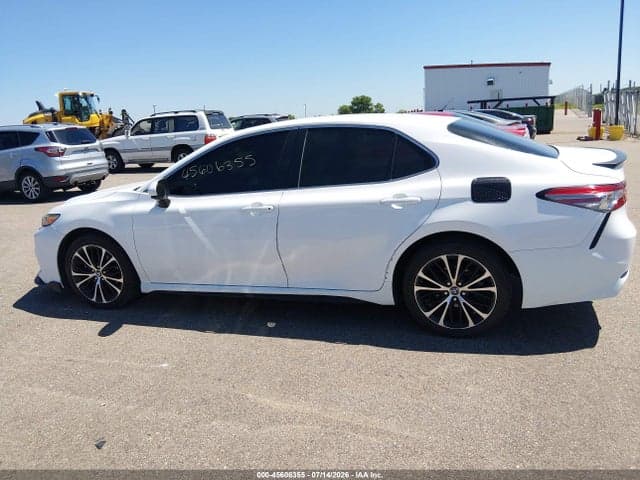2018 TOYOTA CAMRY SE 14
