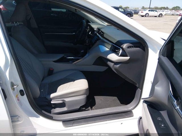 2018 TOYOTA CAMRY SE 5