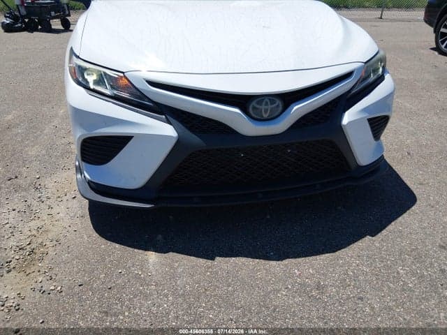 2018 TOYOTA CAMRY SE 6