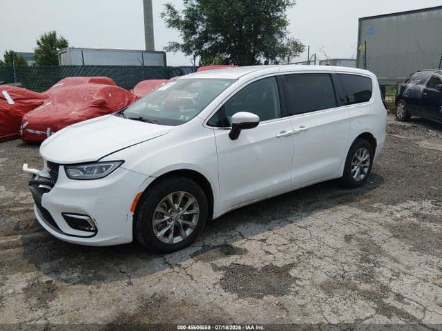 2023 CHRYSLER PACIFICA TOURING L AWD 2