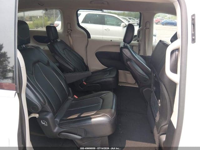 2023 CHRYSLER PACIFICA TOURING L AWD 8