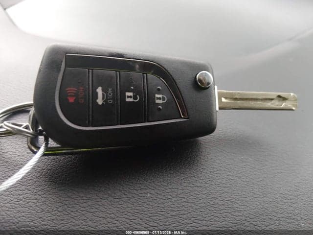 2026 TOYOTA COROLLA LE 11