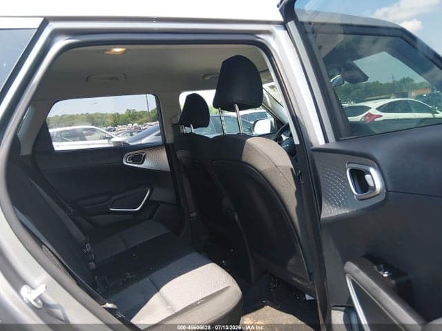 2025 KIA SOUL LX 8