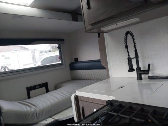 2024 LANCE 1172 TRUCK BED CAMPER 5