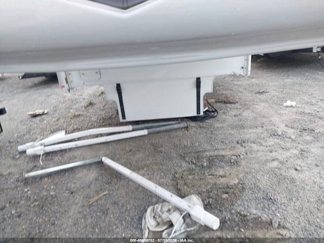2024 LANCE 1172 TRUCK BED CAMPER 7