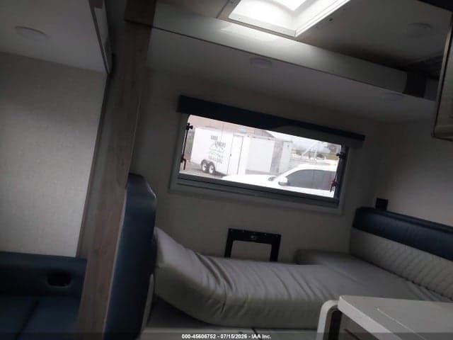 2024 LANCE 1172 TRUCK BED CAMPER 8