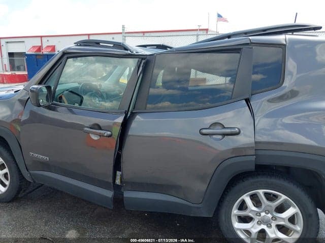 2018 JEEP RENEGADE LATITUDE 4X4 17