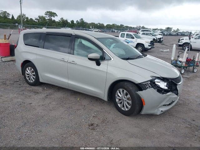 2017 CHRYSLER PACIFICA TOURING 1