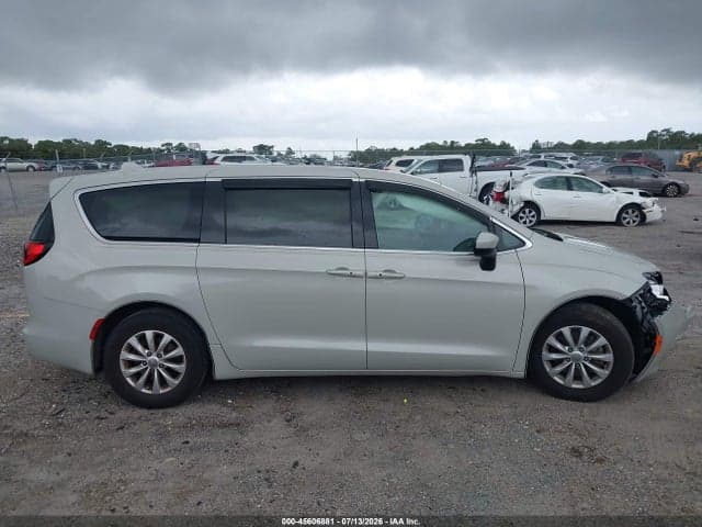 2017 CHRYSLER PACIFICA TOURING 13