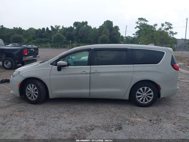 2017 CHRYSLER PACIFICA TOURING 14