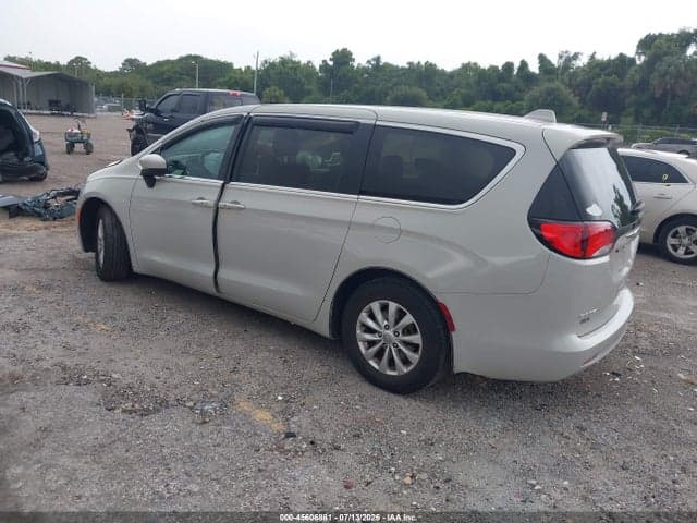 2017 CHRYSLER PACIFICA TOURING 3