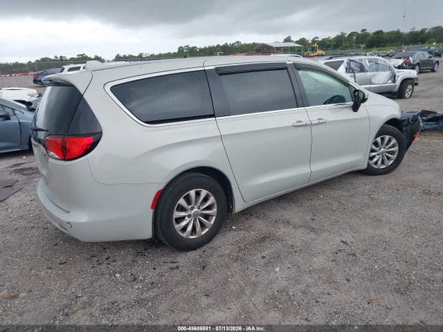 2017 CHRYSLER PACIFICA TOURING 4