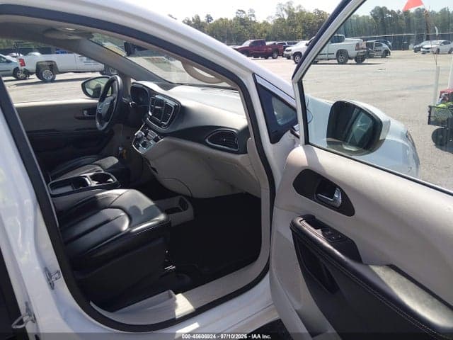 2021 CHRYSLER VOYAGER LXI 5