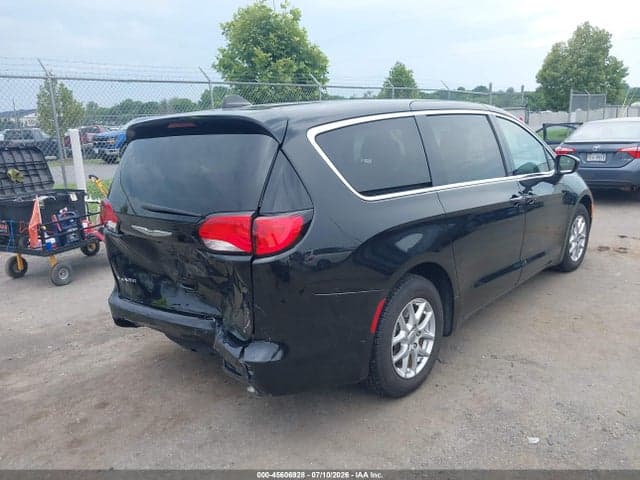 2022 CHRYSLER VOYAGER LX 4
