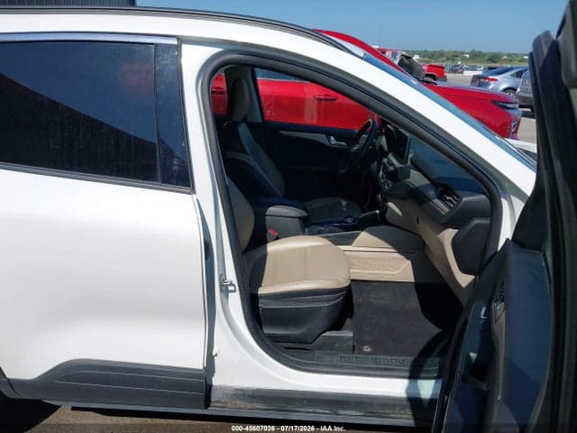 2021 FORD ESCAPE SEL 5