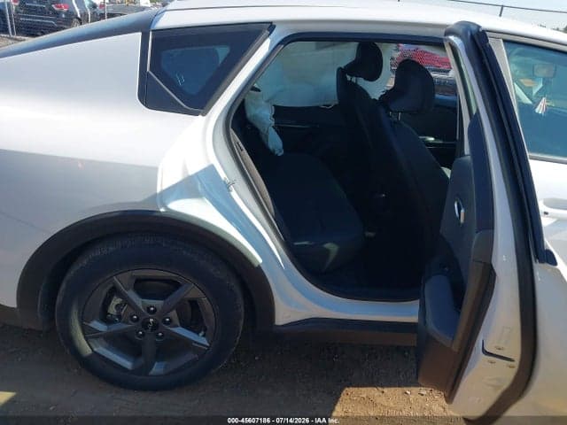 2025 KIA K4 LXS 8