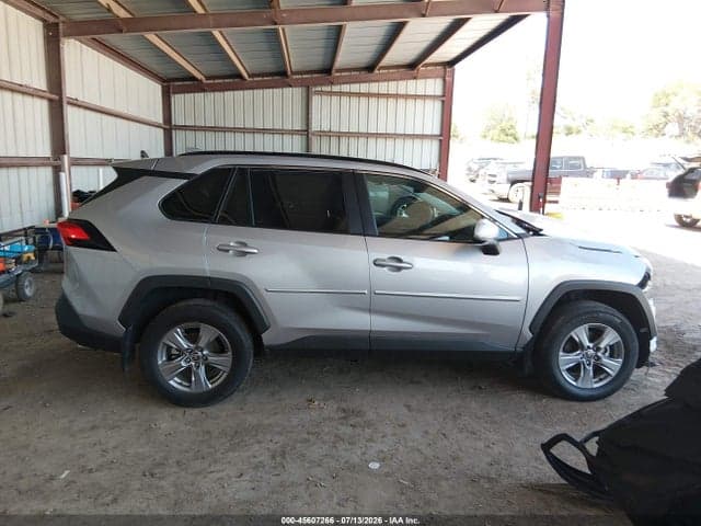 2022 TOYOTA RAV4 XLE 14