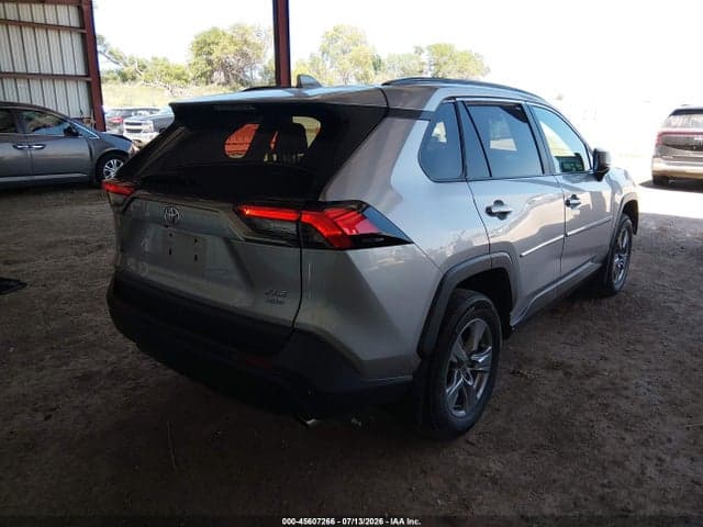 2022 TOYOTA RAV4 XLE 4