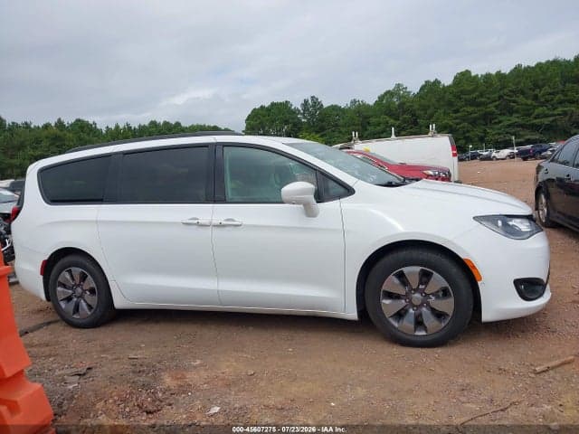 2018 CHRYSLER PACIFICA HYBRID LIMITED 14