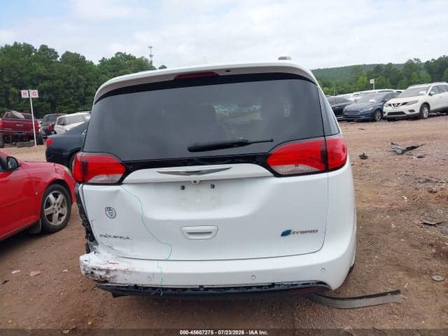 2018 CHRYSLER PACIFICA HYBRID LIMITED 17
