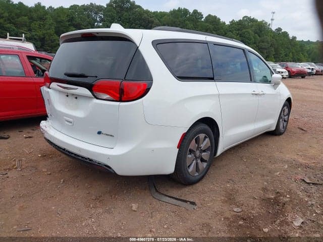 2018 CHRYSLER PACIFICA HYBRID LIMITED 4