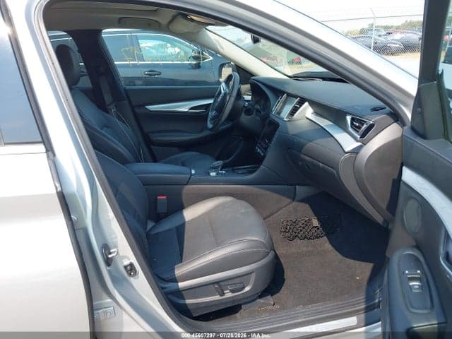 2019 INFINITI QX50 LUXE 5